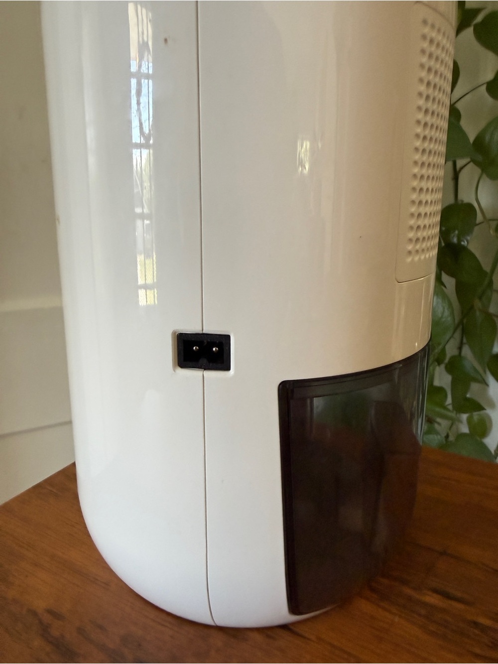 Makayla White Portable Humidifier / Diffuser - Picture 7 of 13